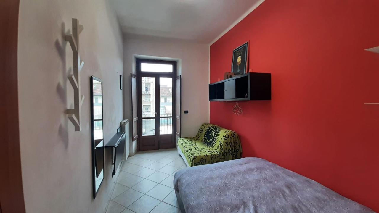 Cozy Room Stanza Close City Center In A Family House Stanza In Appartamento Condiviso Noi Viviamo In Casa Stanza In Affitto Torino Eksteriør billede