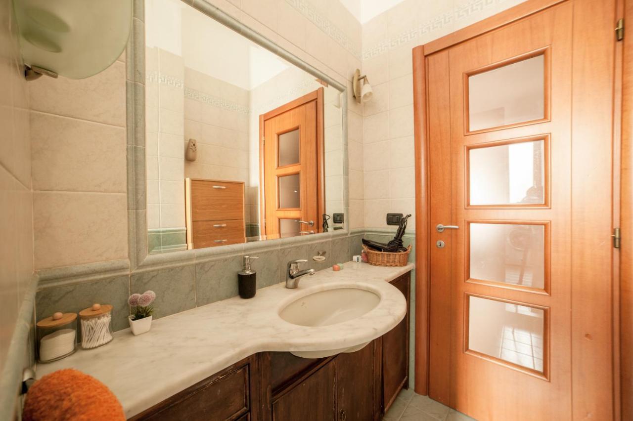 Cozy Room Stanza Close City Center In A Family House Stanza In Appartamento Condiviso Noi Viviamo In Casa Stanza In Affitto Torino Eksteriør billede