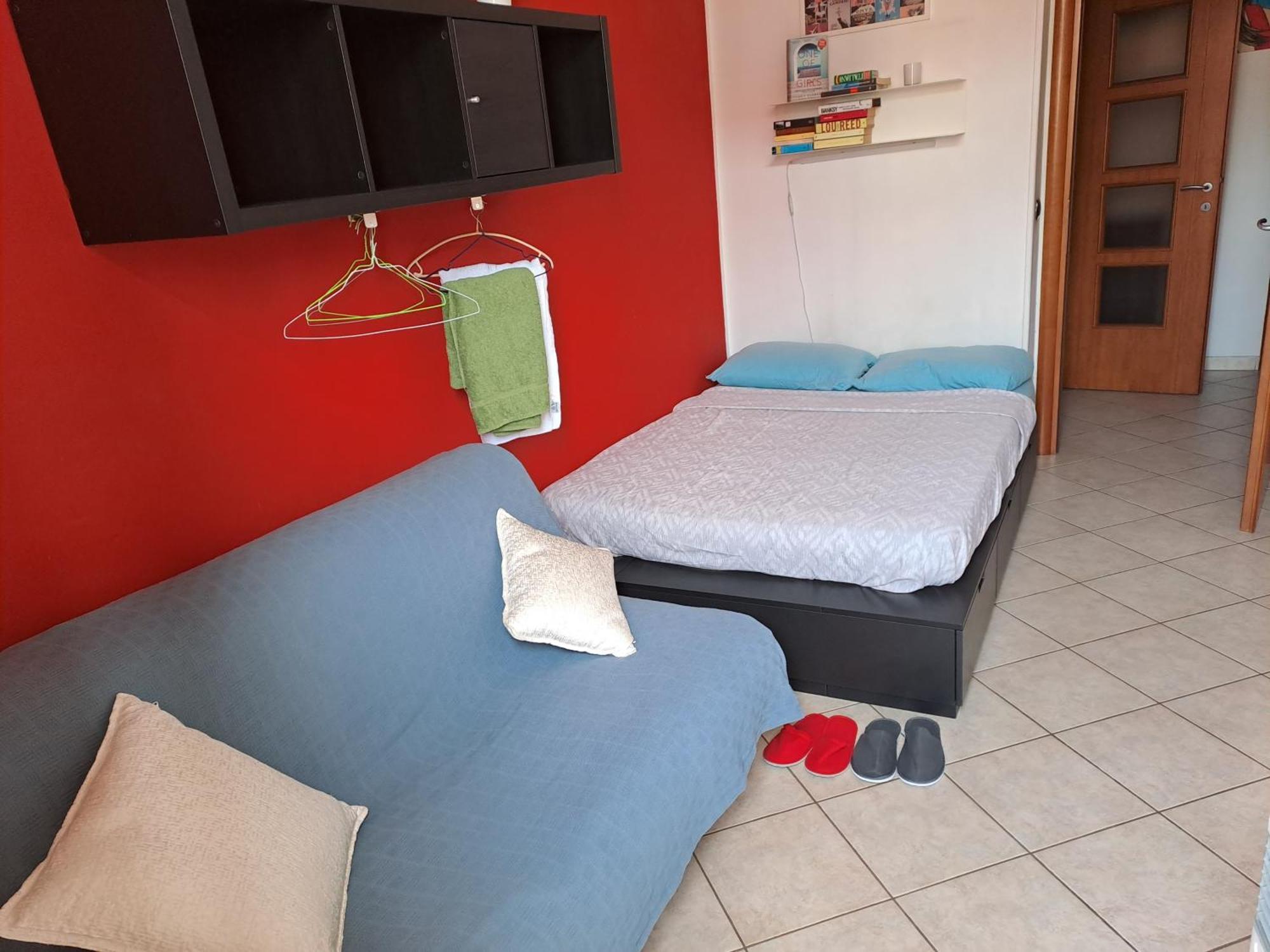 Cozy Room Stanza Close City Center In A Family House Stanza In Appartamento Condiviso Noi Viviamo In Casa Stanza In Affitto Torino Værelse billede