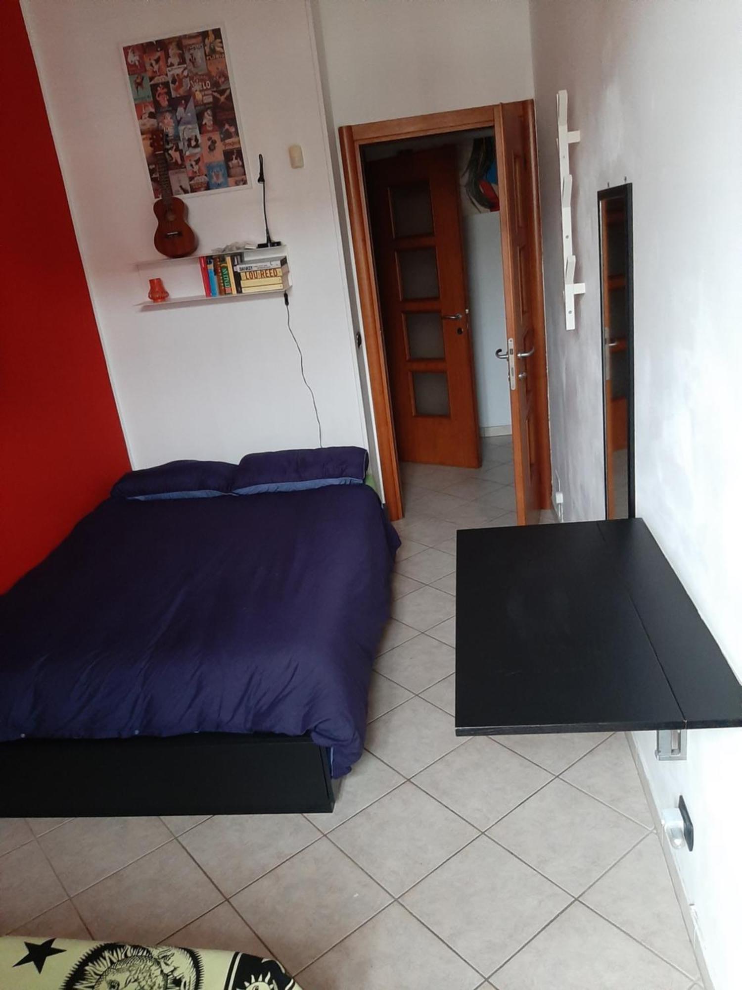 Cozy Room Stanza Close City Center In A Family House Stanza In Appartamento Condiviso Noi Viviamo In Casa Stanza In Affitto Torino Værelse billede